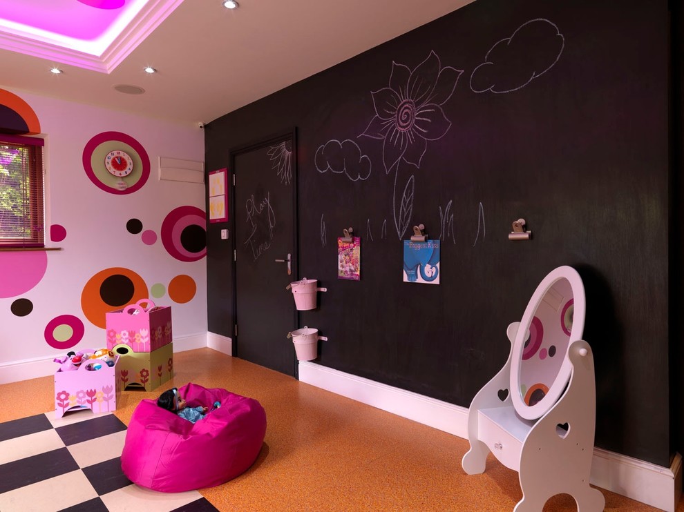 マンチェスターにあるコンテンポラリースタイルのおしゃれな子供部屋の写真