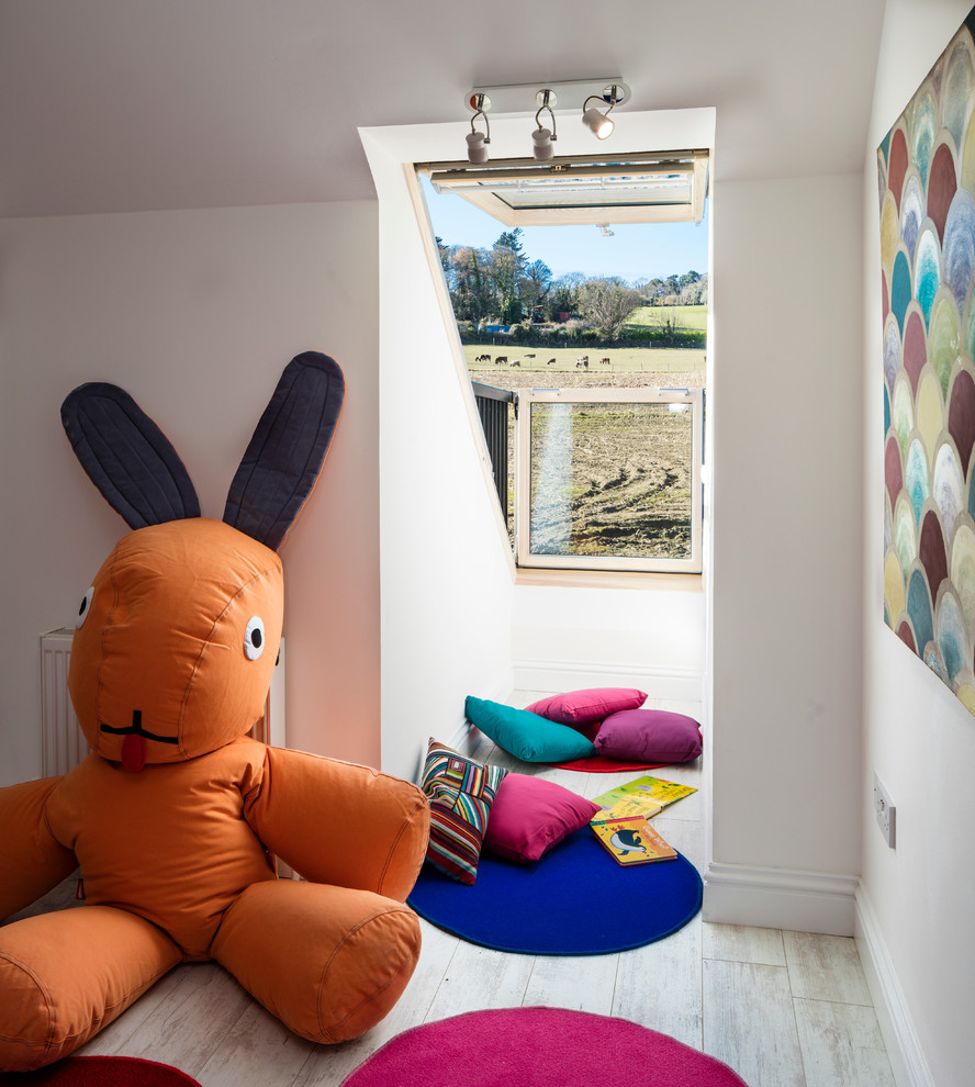 Transitional kids' room photo in Dublin