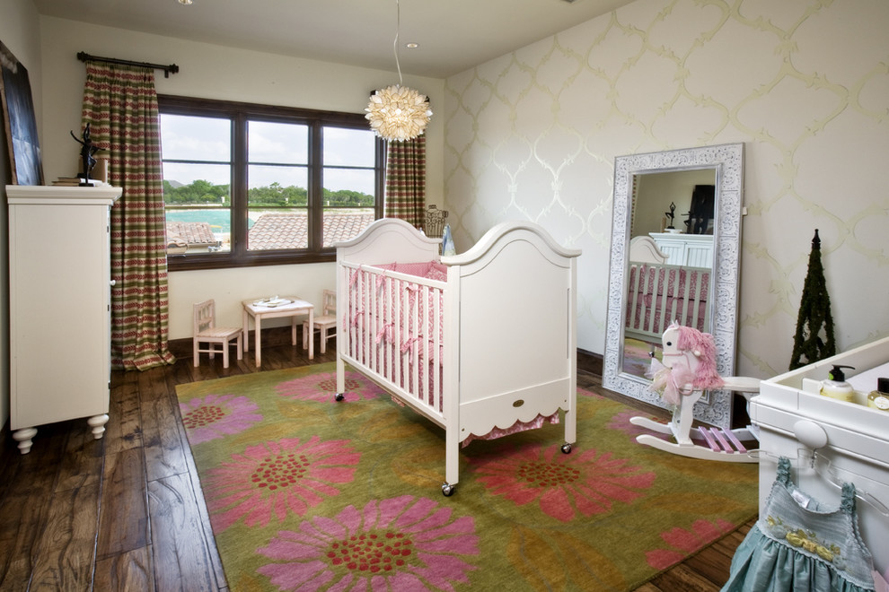 Modernes Babyzimmer in Austin