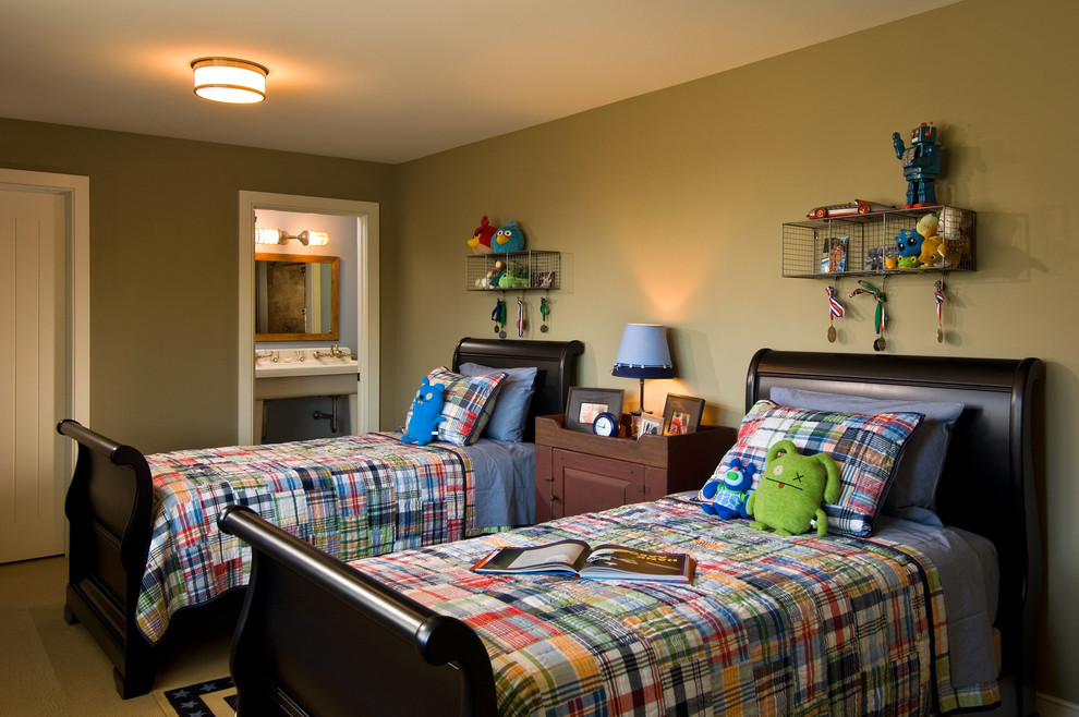 Inspiration for a rustic kids' bedroom remodel in New York
