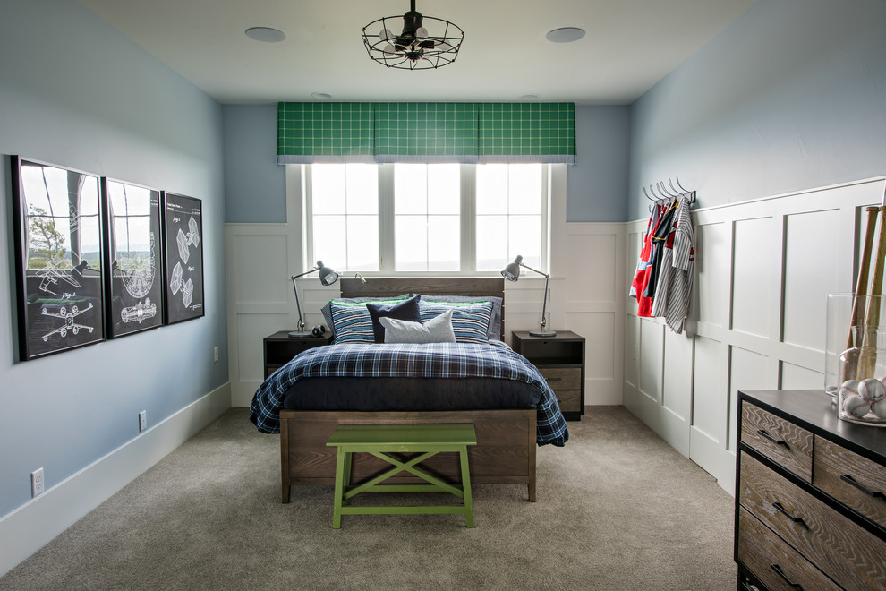 На фото: детская в стиле неоклассика (современная классика) с спальным местом, синими стенами, ковровым покрытием и серым полом для подростка, мальчика
