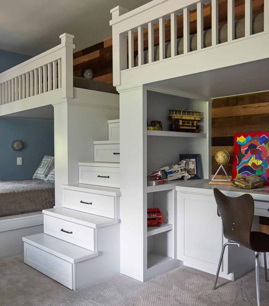 Idee per una grande cameretta per bambini da 4 a 10 anni tradizionale con pareti blu, moquette e pavimento beige