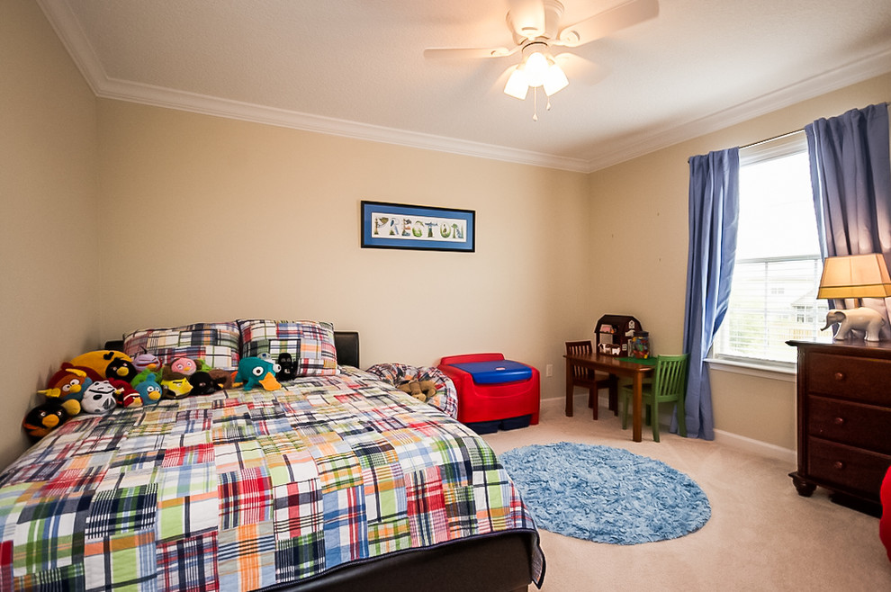Photo of a contemporary kids' bedroom in Jacksonville.