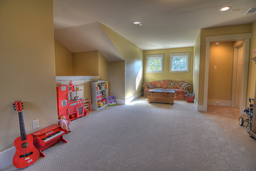 This is an example of a traditional kids' bedroom in Dallas.
