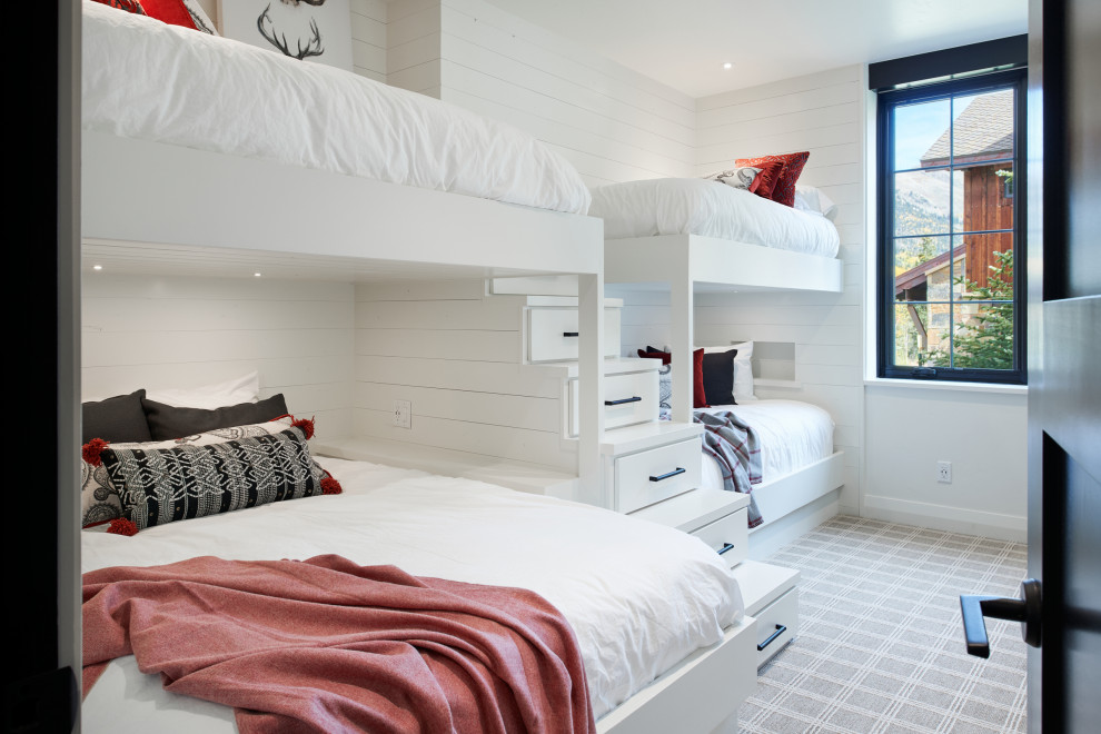 Modelo de dormitorio infantil rústico con paredes blancas, moqueta y suelo gris