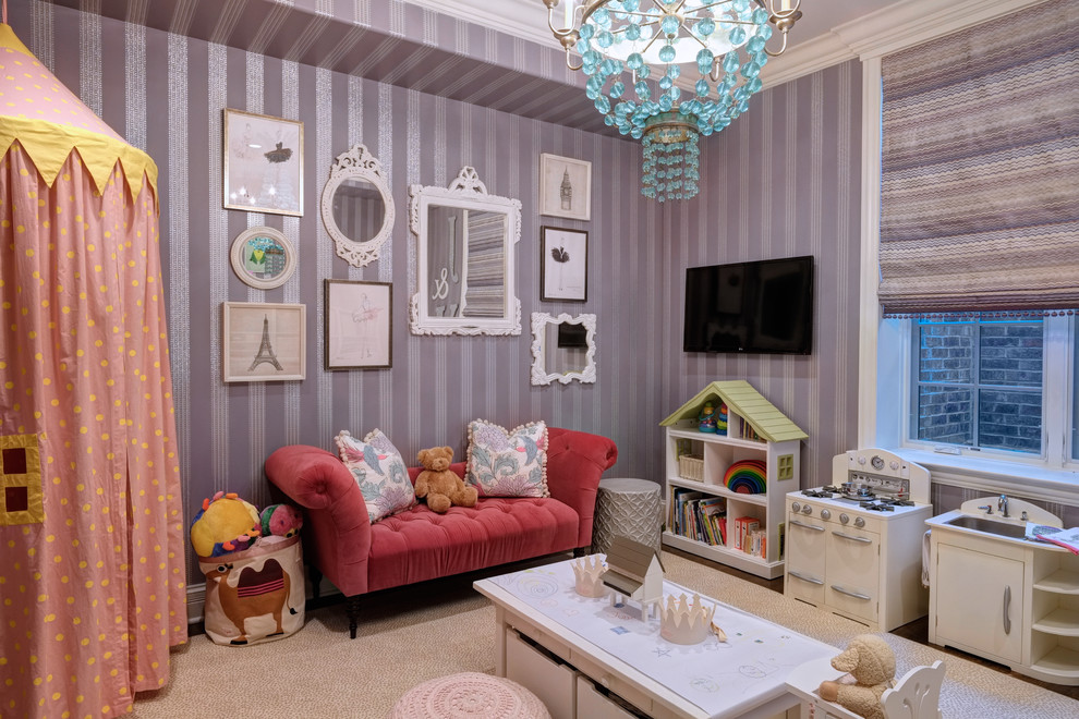Aménagement d'une chambre d'enfant de 4 à 10 ans classique avec moquette et un mur gris.