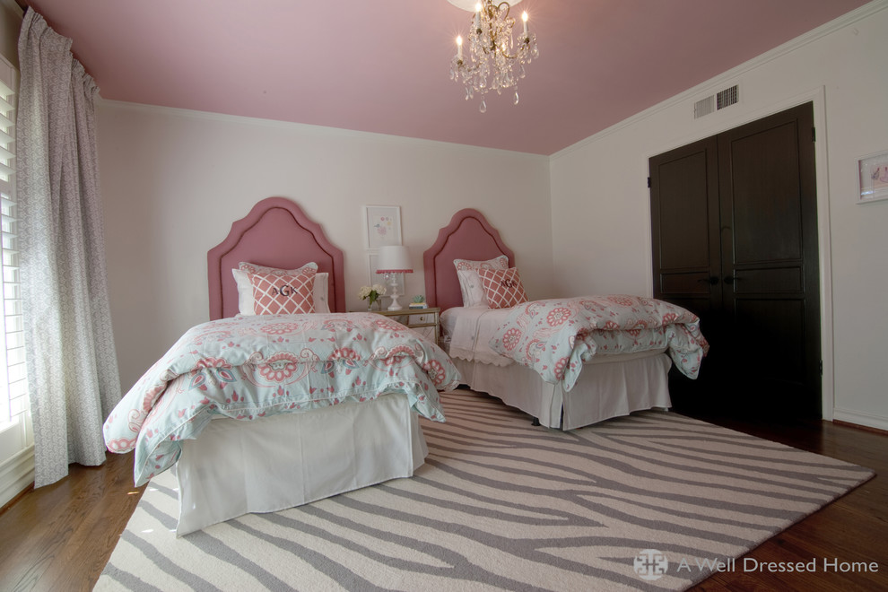 Design ideas for a classic kids' bedroom in Dallas.