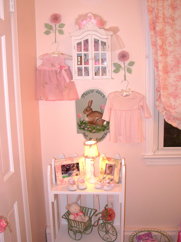 Example of a classic kids' room design in New York