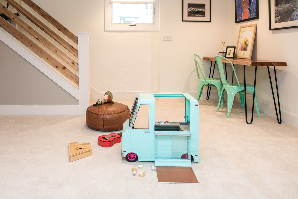 Idées déco pour une chambre d'enfant contemporaine avec moquette et un sol blanc.