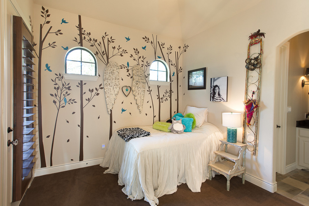 Medium sized traditional teen’s room for girls in Austin with carpet.