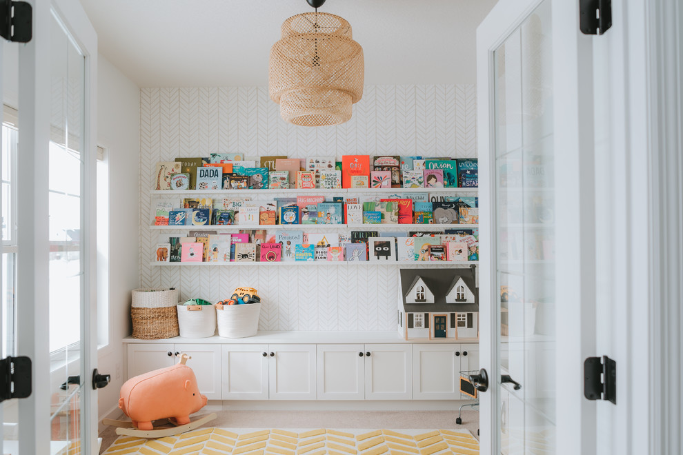 Example of a mid-sized transitional gender-neutral playroom design in Minneapolis