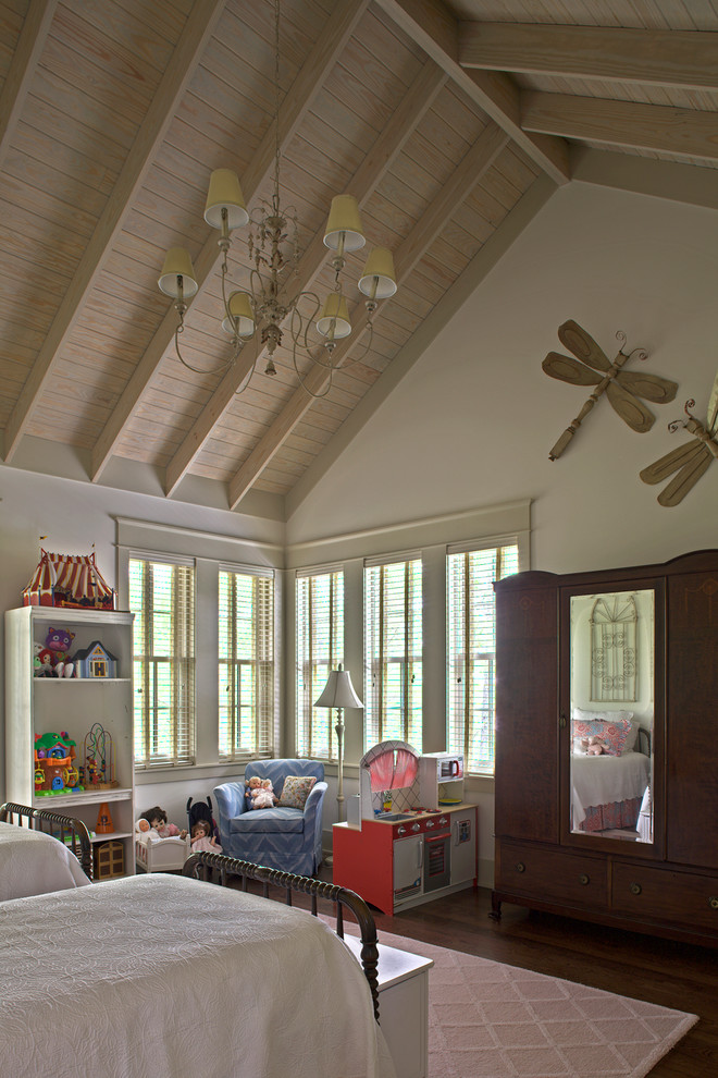 Inspiration for a traditional kids' bedroom for girls in Miami.