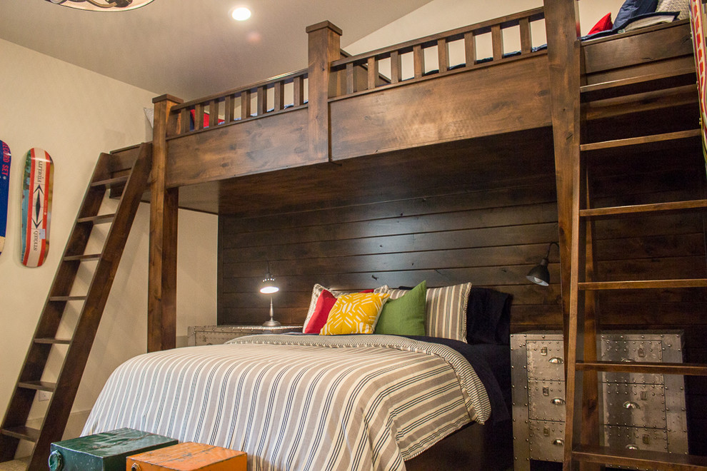 Foto de dormitorio infantil de estilo americano de tamaño medio con paredes beige y moqueta