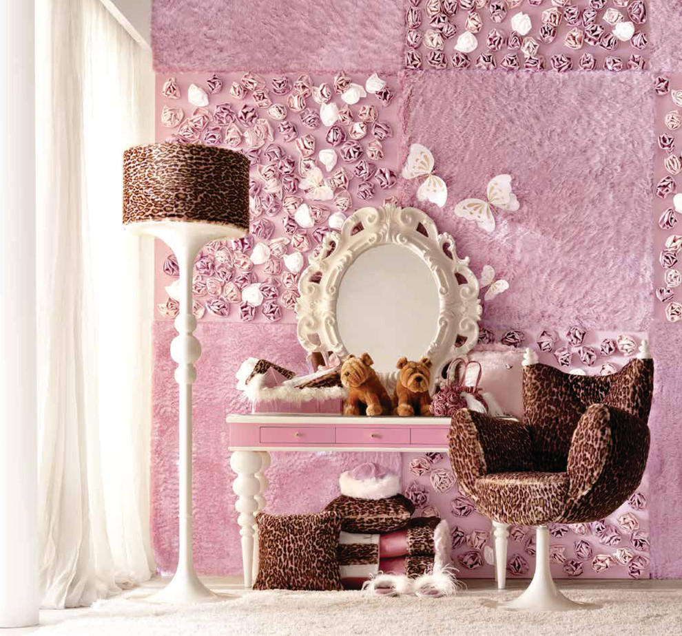 Idee per una grande cameretta per bambini minimalista con moquette e pareti rosa