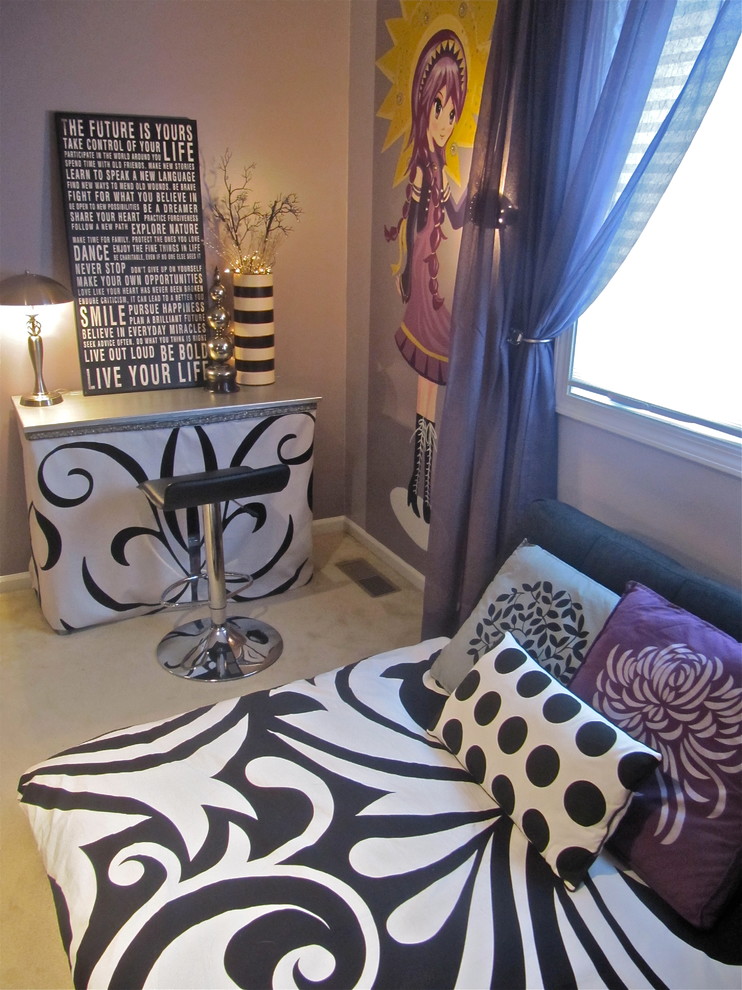 Example of an eclectic kids' room design in Kansas City