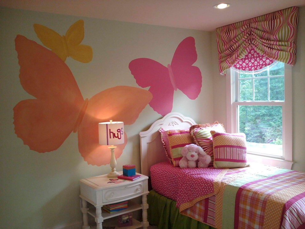 Example of a trendy kids' room design in Atlanta
