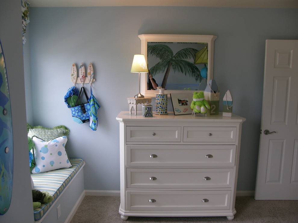 This is an example of a contemporary kids' bedroom in Atlanta.