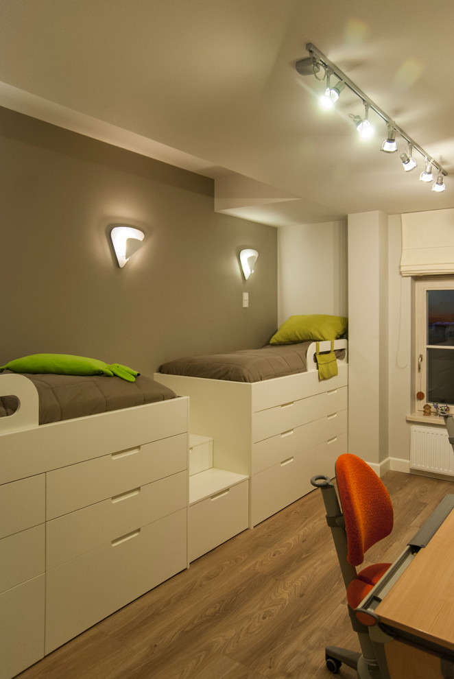 他の地域にあるコンテンポラリースタイルのおしゃれな子供の寝室 (二段ベッド) の写真