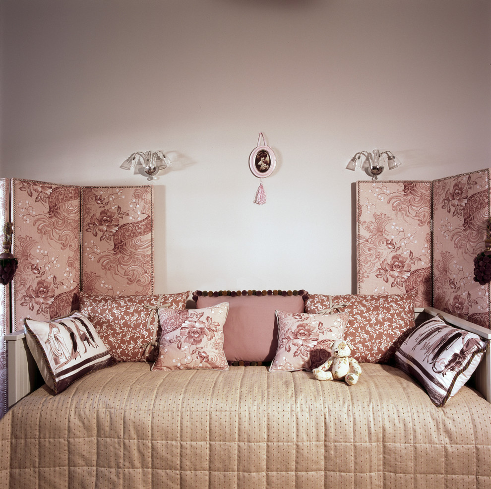 Foto på ett vintage flickrum kombinerat med sovrum