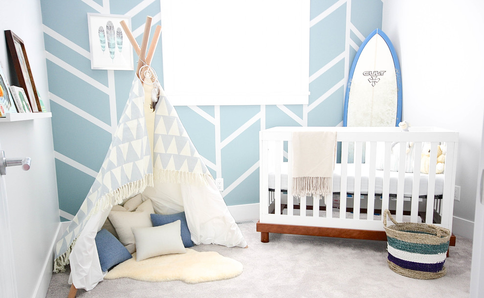 Idéer för ett minimalistiskt barnrum, med heltäckningsmatta
