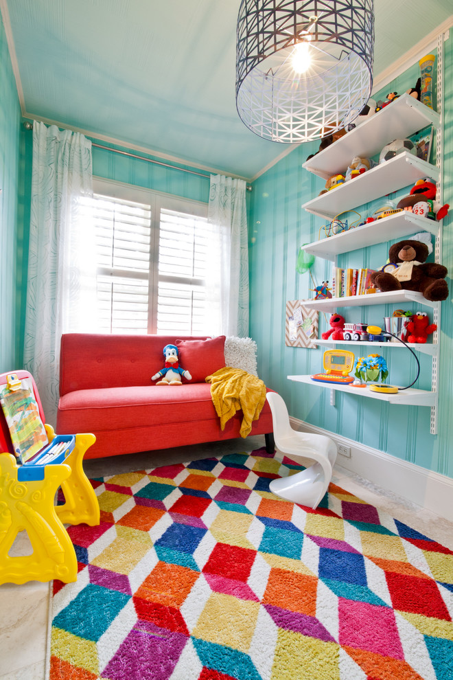 Свежая идея для дизайна: нейтральная детская с игровой в классическом стиле с синими стенами - отличное фото интерьера