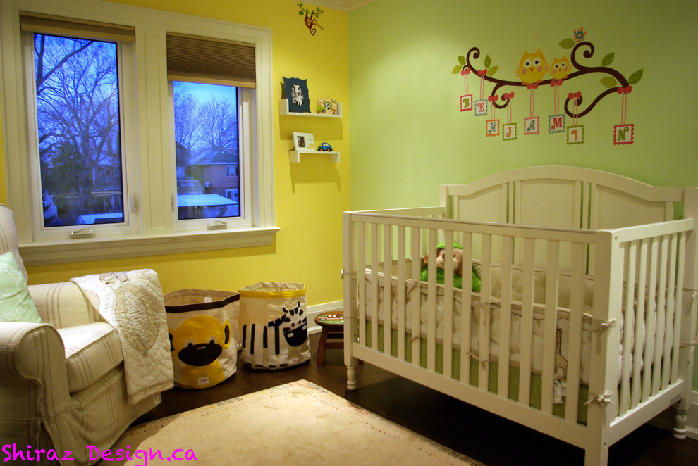 Modernes Babyzimmer in Toronto