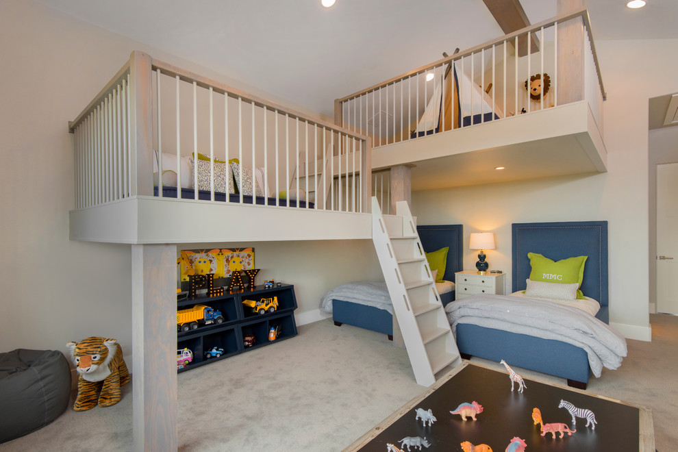 Idéer för ett mellanstort klassiskt pojkrum kombinerat med sovrum och för 4-10-åringar, med heltäckningsmatta, grå väggar och grått golv