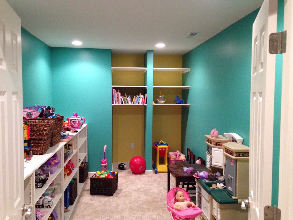 Inspiration for a timeless kids' room remodel in Louisville