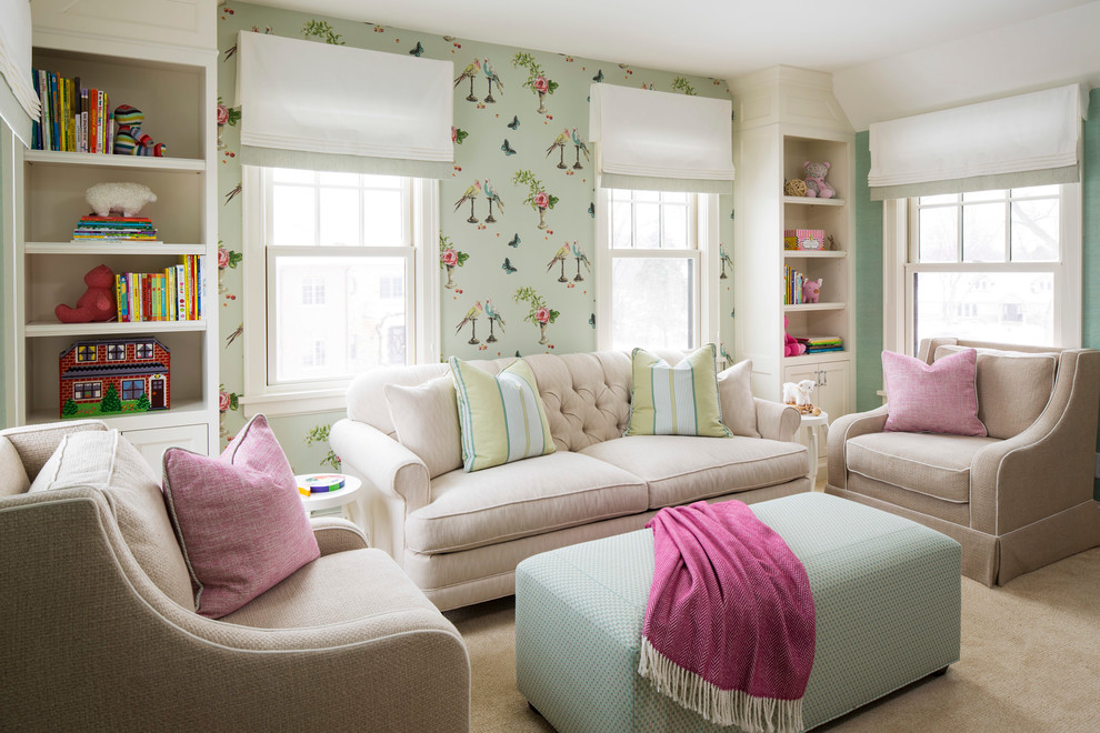 Ejemplo de dormitorio infantil de 4 a 10 años tradicional de tamaño medio con paredes verdes, moqueta y suelo beige