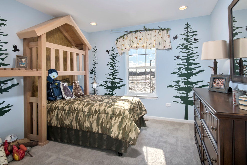 Inspiration för mellanstora rustika pojkrum kombinerat med sovrum och för 4-10-åringar, med blå väggar och heltäckningsmatta