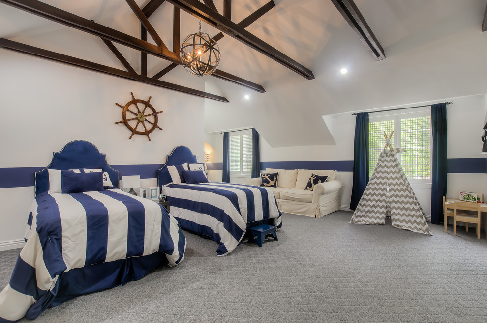 Inspiration för mycket stora maritima pojkrum kombinerat med sovrum och för 4-10-åringar, med blå väggar, heltäckningsmatta och grått golv