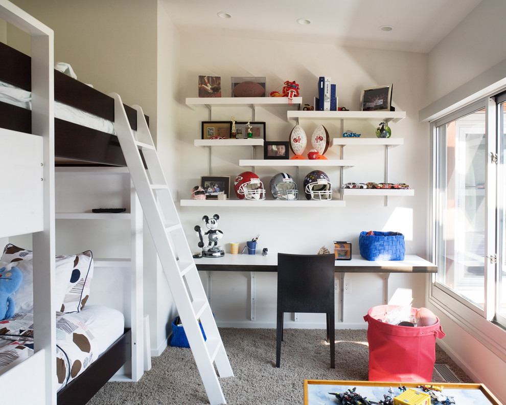 Example of a trendy boy kids' room design in Kansas City