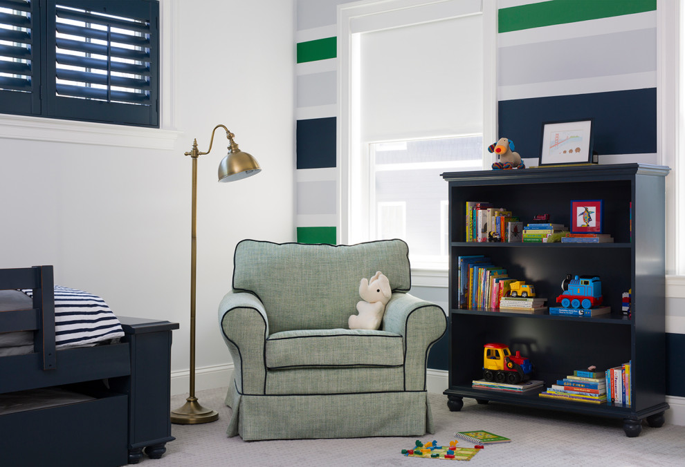 Esempio di una cameretta per bambini da 4 a 10 anni chic di medie dimensioni con pareti blu, moquette e pavimento grigio