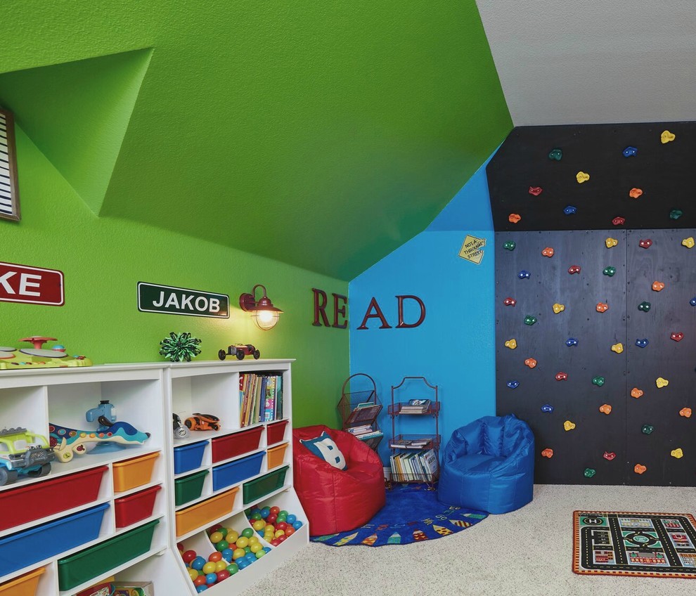 На фото: детская в стиле модернизм с зелеными стенами для мальчика