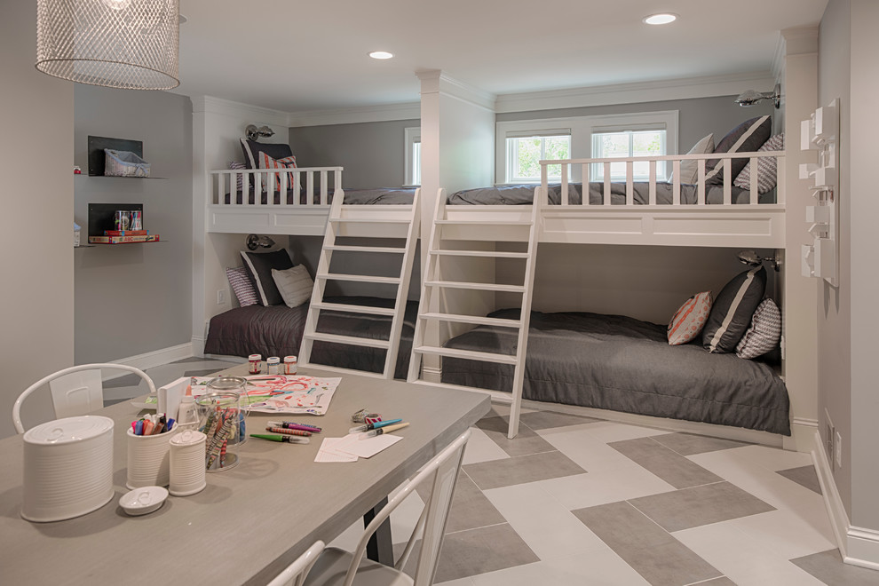 Inspiration för ett mellanstort vintage könsneutralt barnrum kombinerat med sovrum och för 4-10-åringar, med grå väggar, flerfärgat golv och klinkergolv i porslin