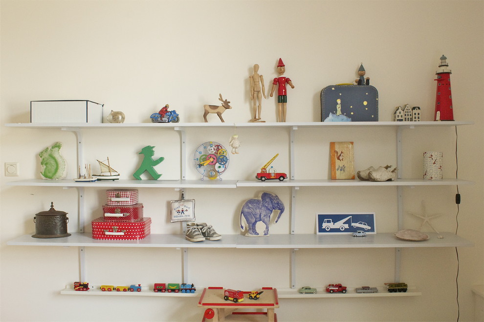 This is an example of an eclectic kids' bedroom in Amsterdam.