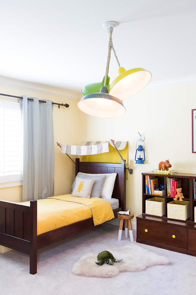 Beach style kids' bedroom photo in Los Angeles