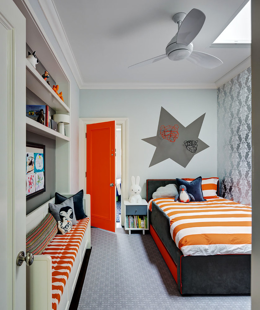 На фото: нейтральная детская в стиле неоклассика (современная классика) с спальным местом, синими стенами и серым полом