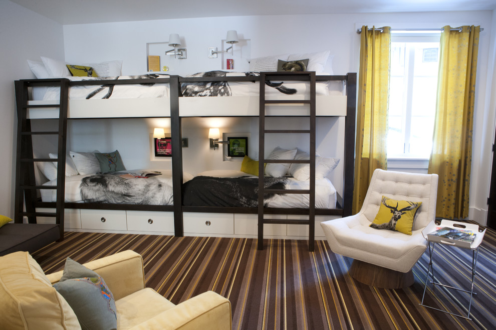 Cette image montre une chambre d'enfant minimaliste avec un lit superposé.