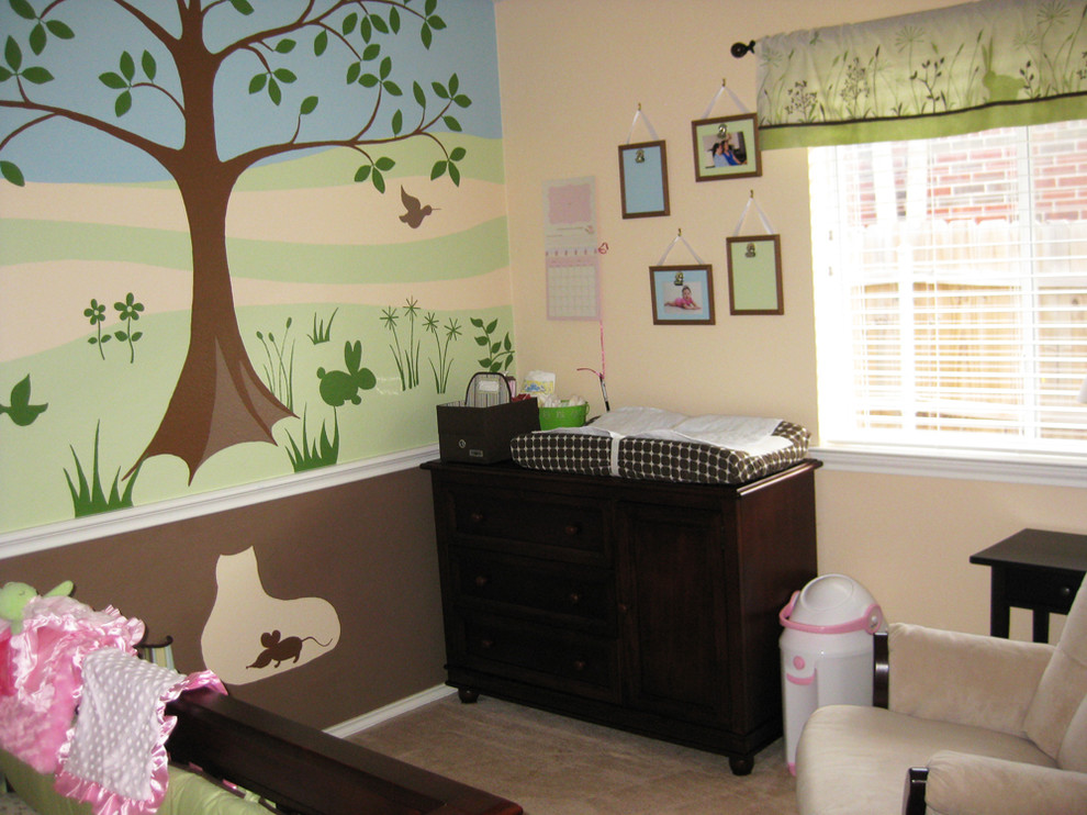 Inspiration for a timeless girl kids' room remodel in Dallas