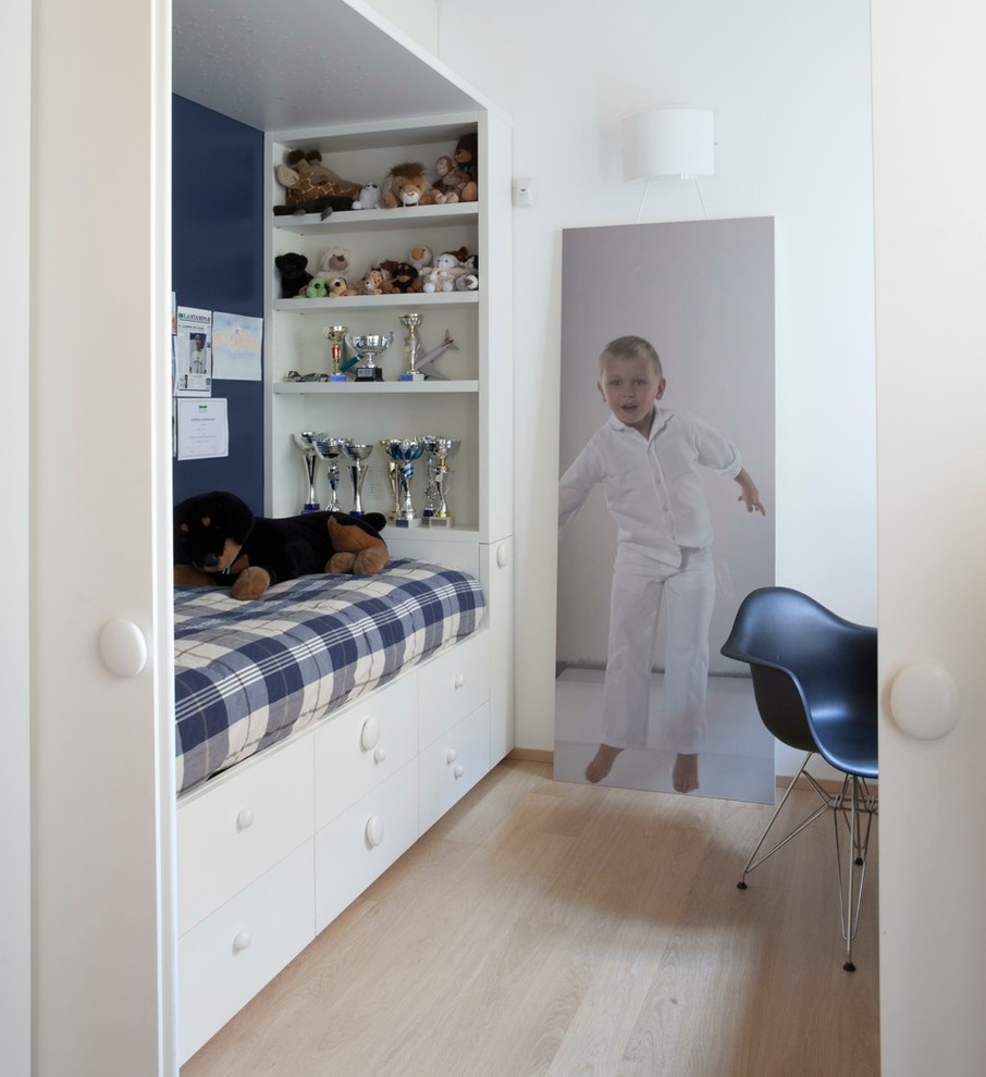 Contemporary kids' bedroom in Milan.