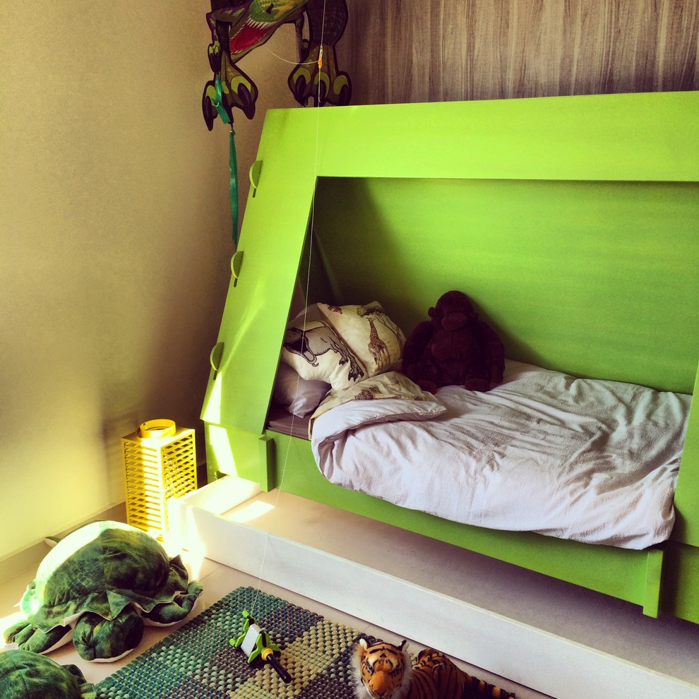 Photo of a contemporary kids' bedroom in Cincinnati.