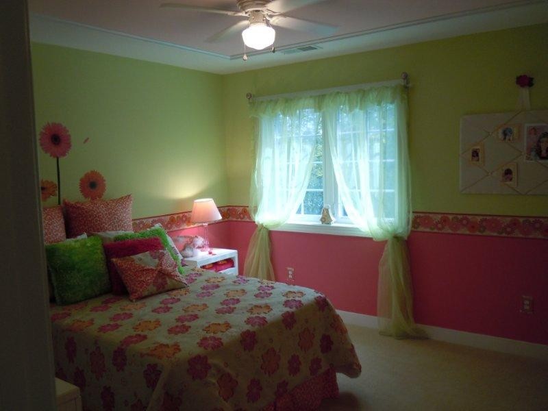 Example of a classic kids' room design in Richmond