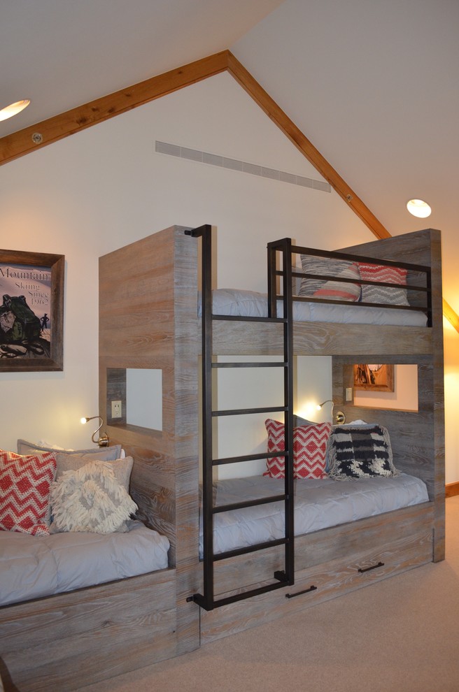 Neutrales Uriges Jugendzimmer mit weißer Wandfarbe, Teppichboden und Schlafplatz in Denver