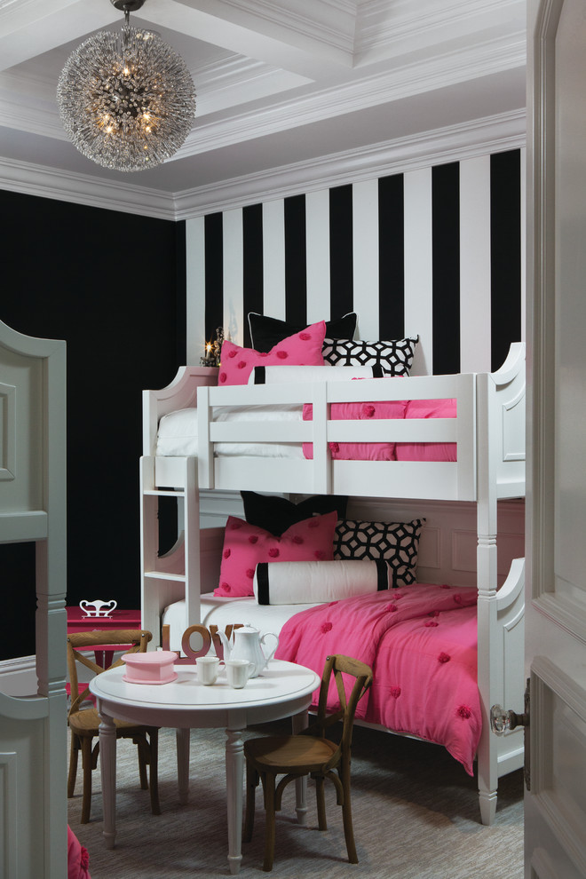 Example of a transitional kids' room design in Miami