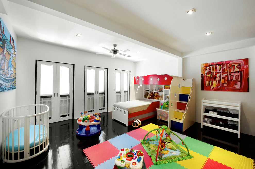 Inspiration for a contemporary kids' room remodel in Singapore