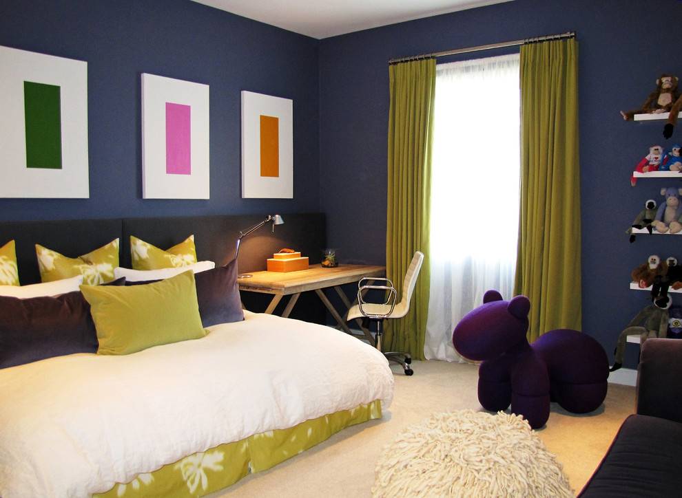 Ejemplo de dormitorio infantil contemporáneo con moqueta y paredes azules