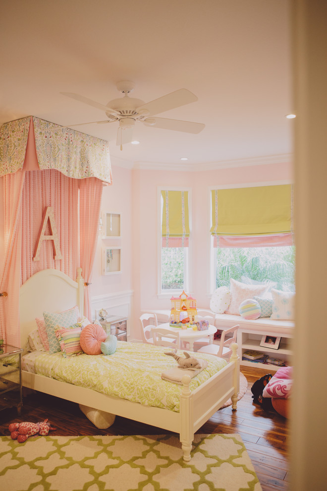 Example of a classic kids' room design in Tampa