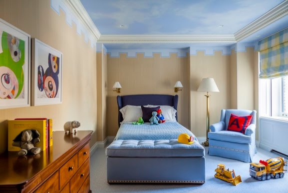 ニューヨークにあるお手頃価格の小さなトランジショナルスタイルのおしゃれな子供部屋 (青い壁、カーペット敷き、児童向け) の写真