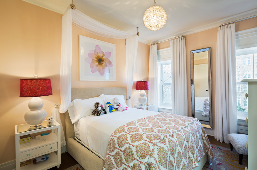 Design ideas for a classic kids' bedroom in Miami.